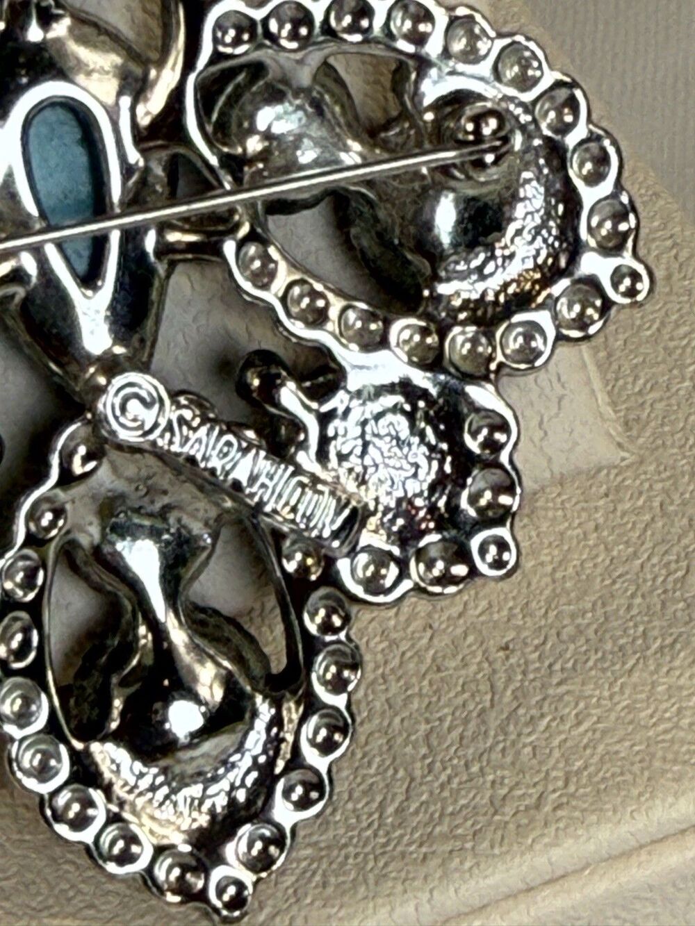 Vintage 1974 Sarah Coventry “Imperial” convertible brooch and pendant. - Picture 10 of 12